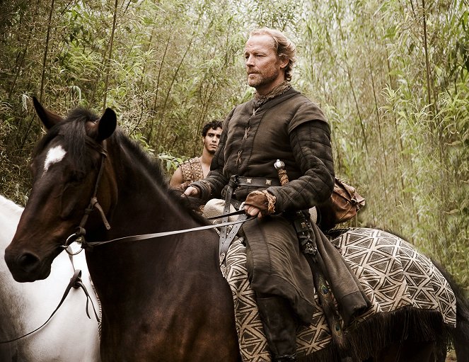 Game of Thrones - Lord Snow - Photos - Elyes Gabel, Iain Glen