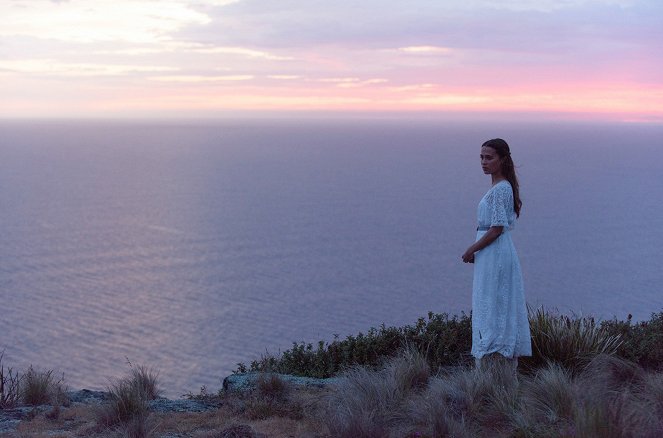 La luz entre los océanos - De la película - Alicia Vikander