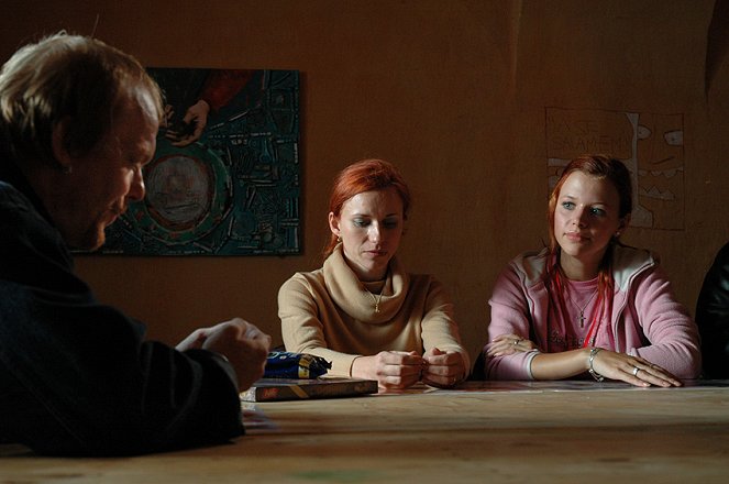 Reguły kłamstwa - Z filmu - David Novotný, Zita Morávková, Kristina Janotová