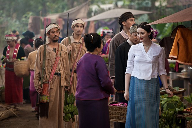 Dämmerung über Burma - Z filmu - Maria Ehrich