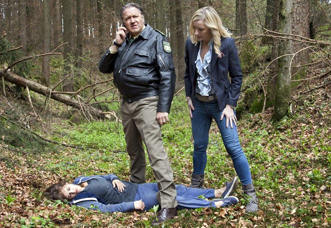Hubert und Staller - Season 2 - Tod im Schullandheim - Filmfotos - Friederike Sipp, Michael Brandner, Monika Gruber