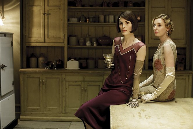 Downton Abbey - Season 6 - Eine gute Nachricht - Werbefoto - Michelle Dockery, Laura Carmichael