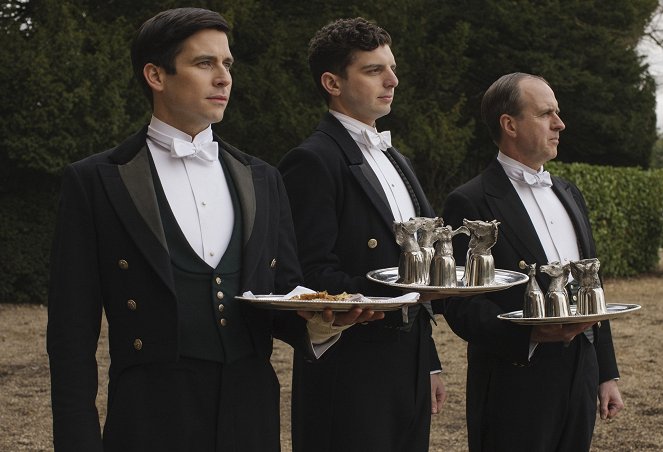 Downton Abbey - Season 6 - Episode 1 - Photos - Robert James-Collier, Michael Fox, Kevin Doyle