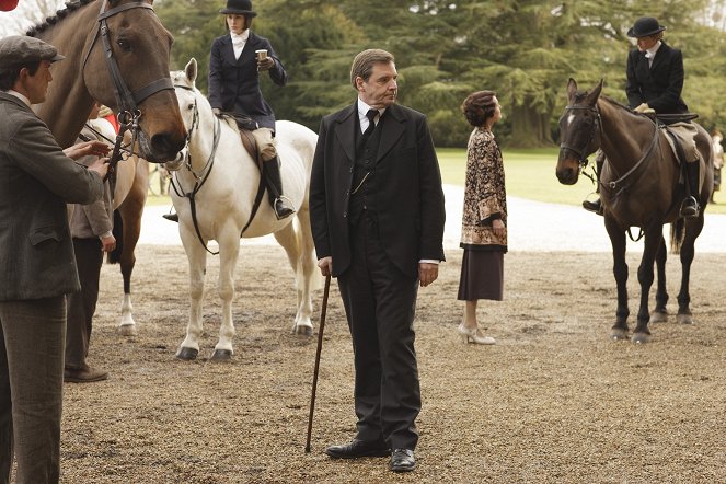 Downton Abbey - Season 6 - Episode 1 - Filmfotók - Brendan Coyle