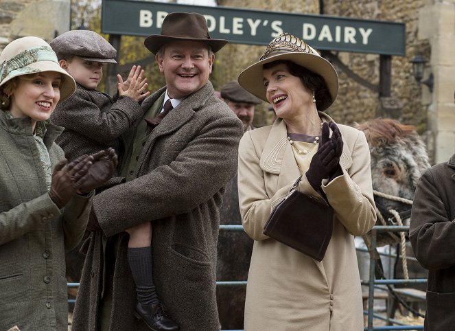 Downton Abbey - Season 6 - Episode 2 - Photos - Laura Carmichael, Hugh Bonneville, Elizabeth McGovern