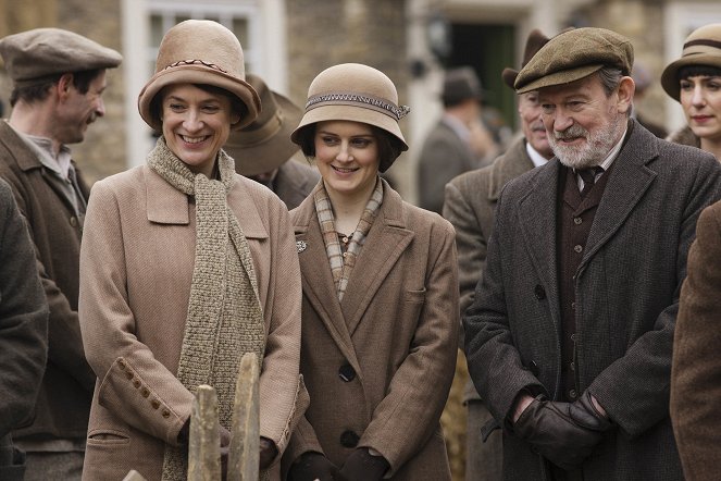 Downton Abbey - Season 6 - Hochzeit mit Hindernissen - Filmfotos - Sophie McShera, Paul Copley