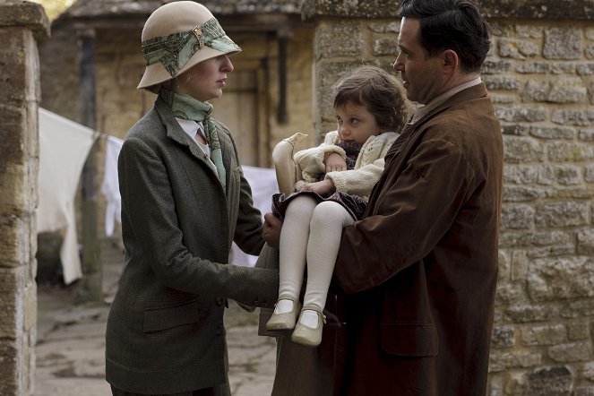Downton Abbey - Season 6 - Hochzeit mit Hindernissen - Filmfotos - Laura Carmichael, Andrew Scarborough