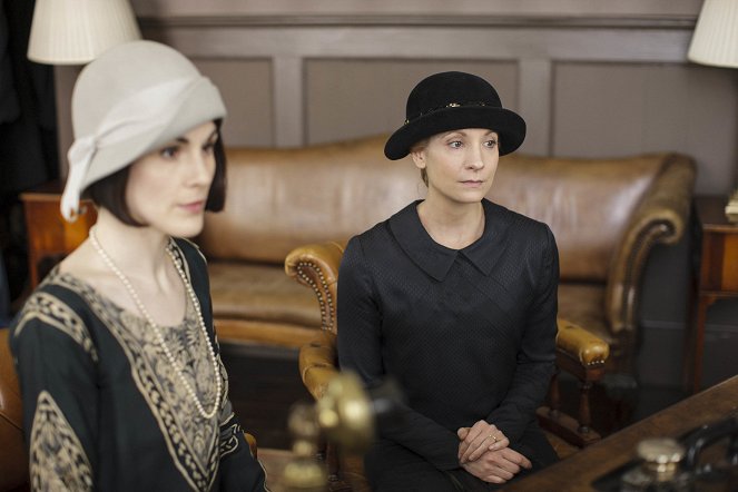 Downton Abbey - Season 6 - Episode 2 - Van film - Michelle Dockery, Joanne Froggatt
