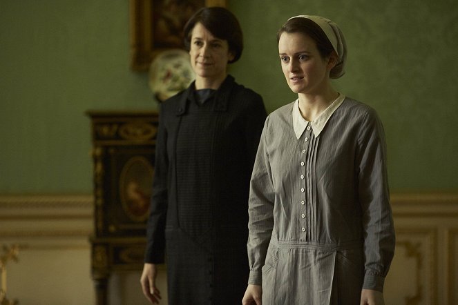 Downton Abbey - Season 6 - Episode 2 - Filmfotók - Raquel Cassidy, Sophie McShera