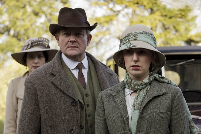 Downton Abbey - Episode 2 - Promokuvat - Elizabeth McGovern, Hugh Bonneville, Laura Carmichael