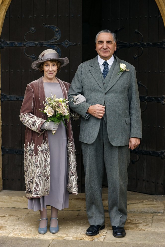 Downton Abbey - Season 6 - Episode 3 - Promóció fotók - Phyllis Logan, Jim Carter