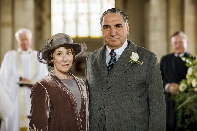 Downton Abbey - Episode 3 - Promóció fotók - Phyllis Logan, Jim Carter