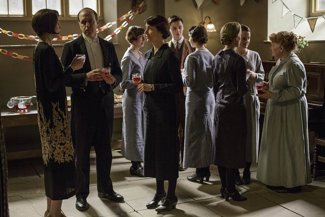 Downton Abbey - Episode 4 - Kuvat elokuvasta - Michelle Dockery, Kevin Doyle, Raquel Cassidy, Sophie McShera, Lesley Nicol