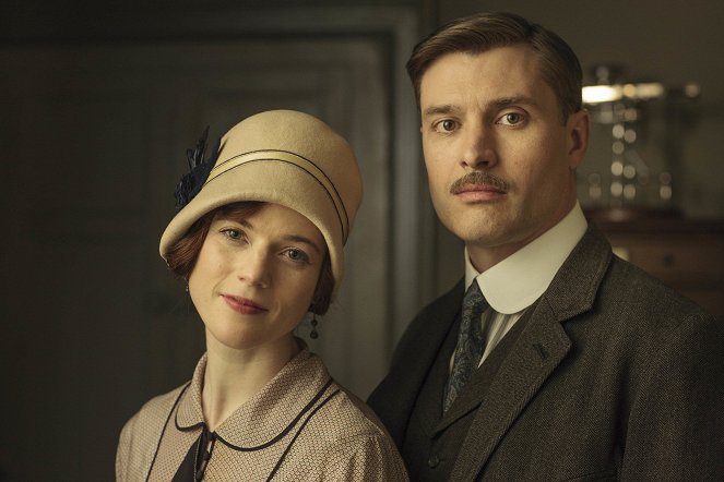 Downton Abbey - Willkommen zu Hause - Werbefoto - Rose Leslie, Philip Battley