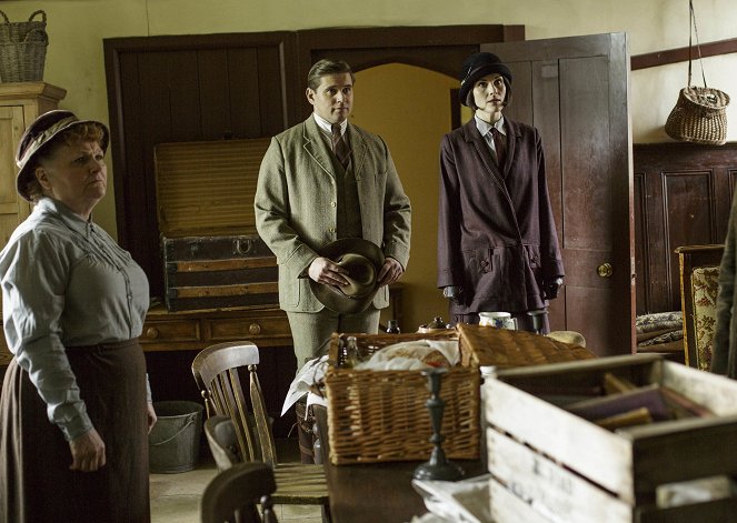 Downton Abbey - Season 6 - Hoher Besuch - Filmfotos - Lesley Nicol, Allen Leech, Michelle Dockery