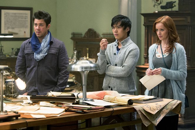 The Librarians - And the Sword in the Stone - Van film - Christian Kane, John Harlan Kim, Lindy Booth