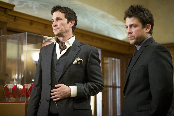 The Librarians - And the Sword in the Stone - Photos - Noah Wyle, Christian Kane
