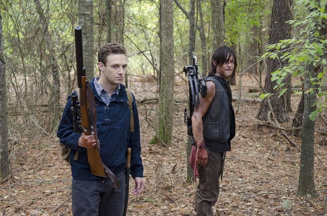 The Walking Dead - Forget - Photos - Ross Marquand, Norman Reedus
