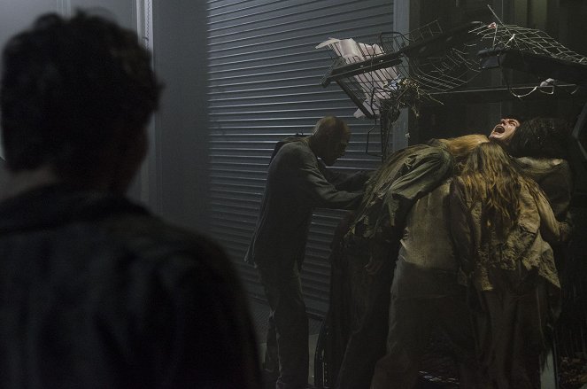 The Walking Dead - Spend - Photos