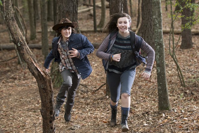 The Walking Dead - Try - Photos - Chandler Riggs, Katelyn Nacon