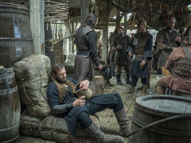 Vikings - The Usurper - Photos - Clive Standen, George Blagden
