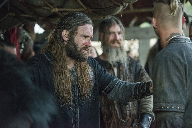 Vikings - The Usurper - Photos - Clive Standen