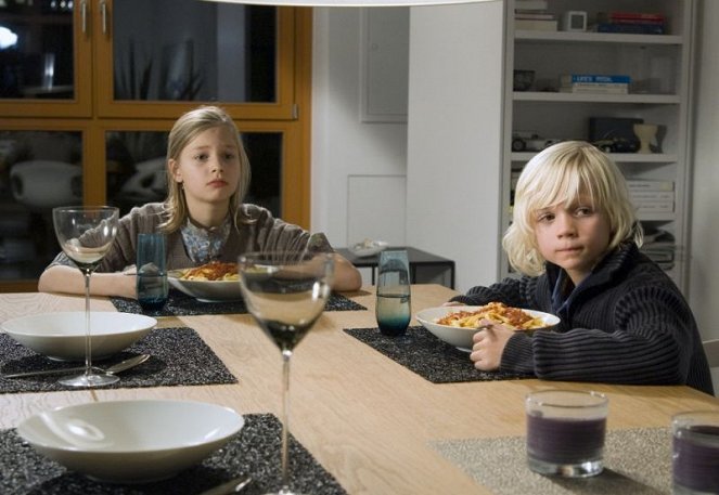 Die geerbte Familie - Kuvat elokuvasta - Hanna Binke, Nico Liersch