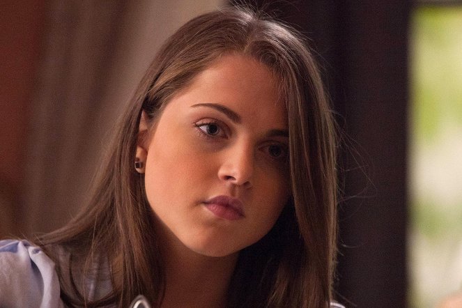 Tyrant - Season 1 - My Brother's Keeper - Photos - Anne Winters
