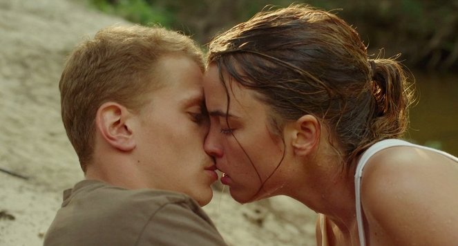 Láska na první boj - Z filmu - Kevin Azaïs, Adèle Haenel