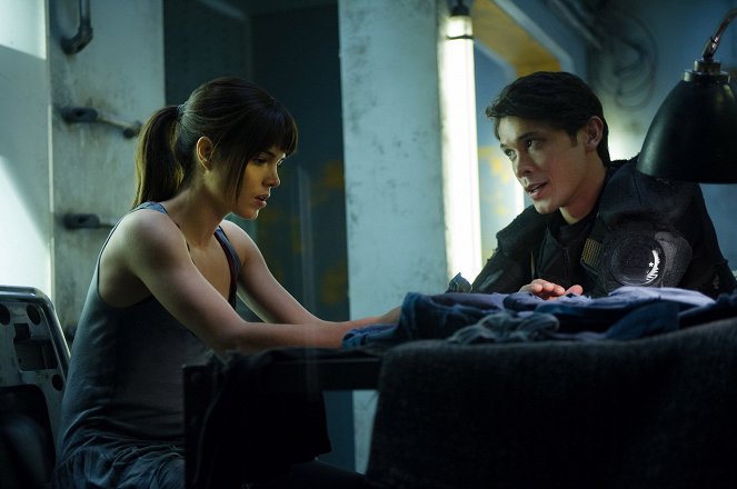 The 100 - Responsabilité - Film - Marie Avgeropoulos, Bob Morley