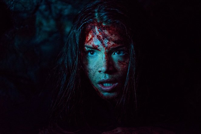 The 100 - His Sister's Keeper - Photos - Marie Avgeropoulos