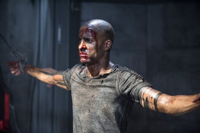 The 100 - Contents Under Pressure - Photos - Ricky Whittle