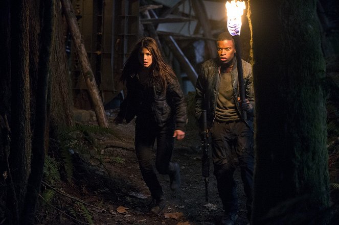 The 100 - I Am Become Death - Photos - Marie Avgeropoulos, Josh Ssettuba