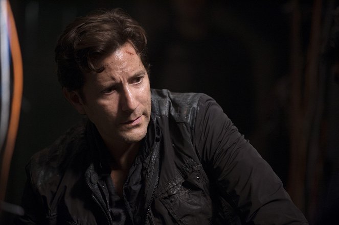 The 100 - Inclement Weather - Photos - Henry Ian Cusick