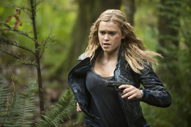 The 100 - Survival of the Fittest - Van film - Eliza Taylor