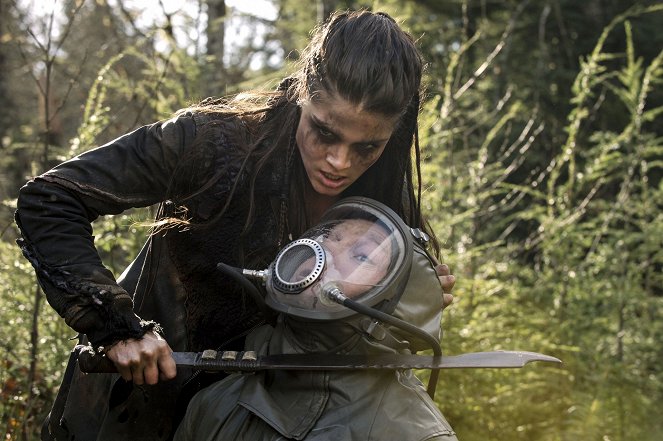 The 100 - Machtkampf - Filmfotos - Marie Avgeropoulos, Toby Levins