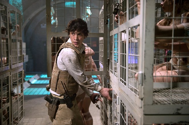 The 100 - Blood Must Have Blood: Part 1 - Photos - Bob Morley