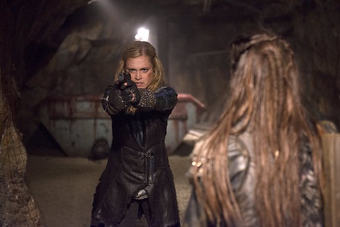 The 100 - Blood Must Have Blood: Part 2 - Photos - Eliza Taylor