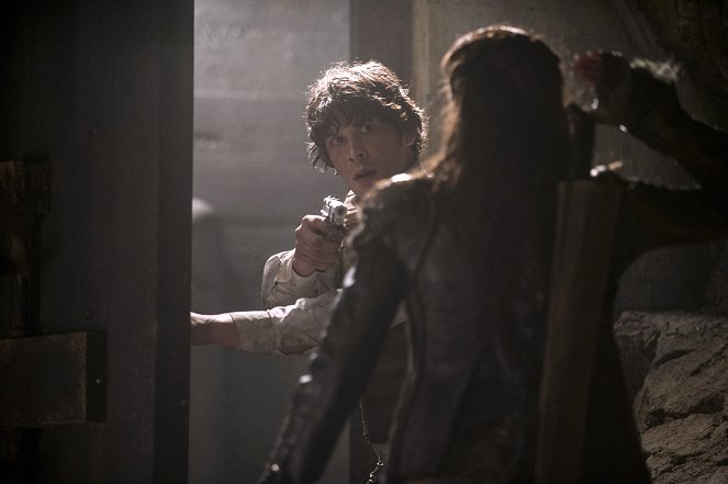 The 100 - Blood Must Have Blood: Part 2 - Photos - Bob Morley