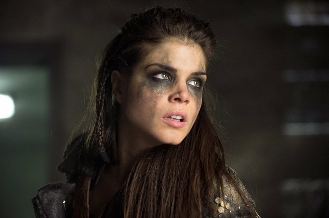 The 100 - Season 2 - Blood Must Have Blood: Part 2 - Photos - Marie Avgeropoulos