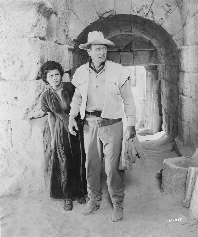 Die Stadt der Verlorenen - Filmfotos - Sophia Loren, John Wayne