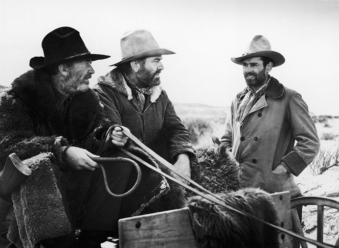 Aavikon laki - Kuvat elokuvasta - Walter Brennan, Henry Fonda