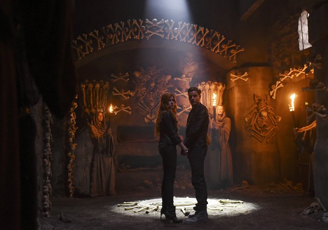 Shadowhunters: The Mortal Instruments - Season 1 - Der Kelch der Engel - Filmfotos - Katherine McNamara, Dominic Sherwood
