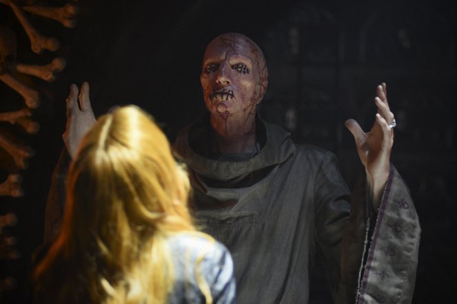 Shadowhunters: The Mortal Instruments - The Descent Into Hell Isn't Easy - Photos - Stephen R. Hart
