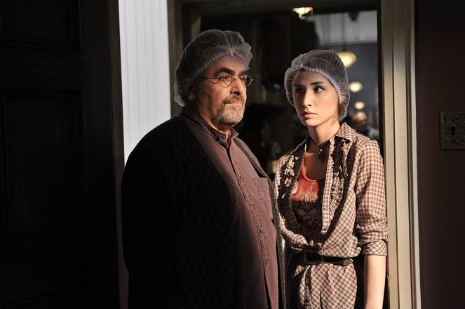 Warehouse 13 - Burnout - Photos - Saul Rubinek, Allison Scagliotti