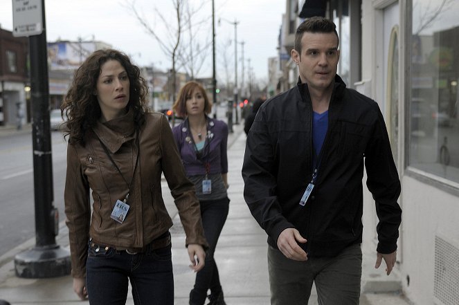 Warehouse 13 - Beyond Our Control - Photos - Joanne Kelly, Allison Scagliotti, Eddie McClintock