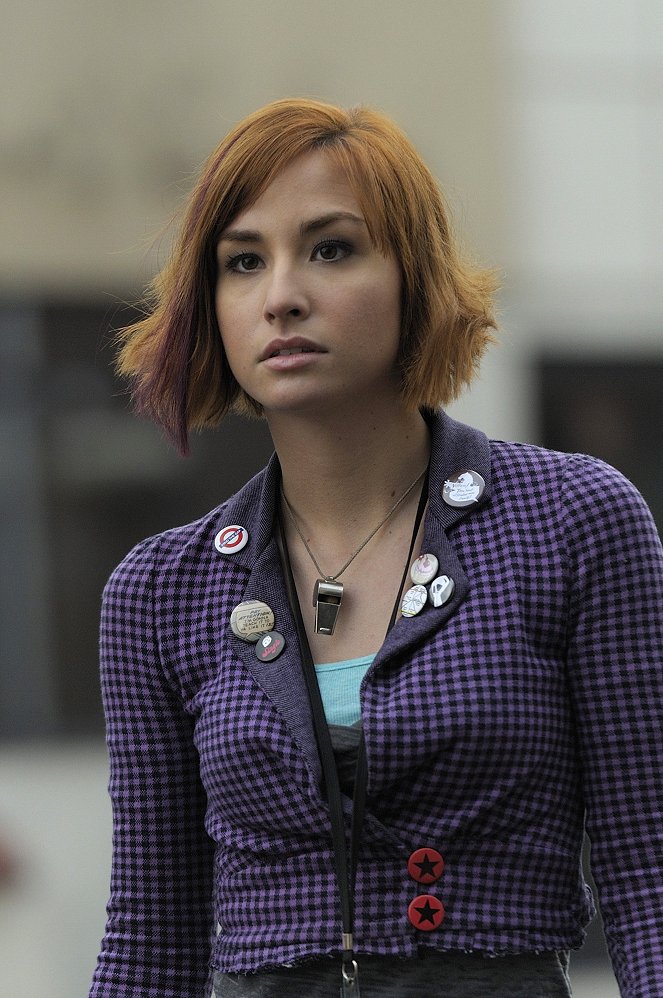 Warehouse 13 - Season 2 - Beyond Our Control - Film - Allison Scagliotti