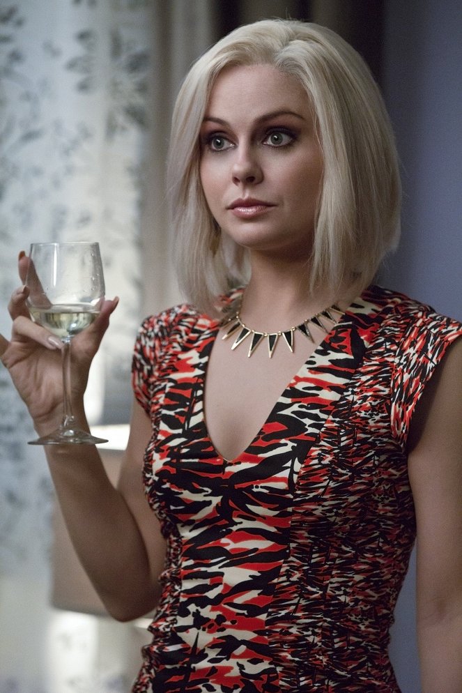 iZombie - Real Dead Housewife of Seattle - Photos