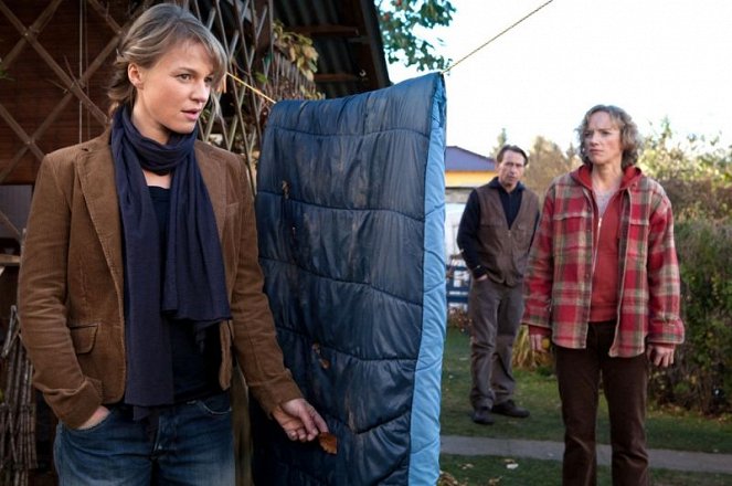 Polizeiruf 110 - Vor aller Augen - Photos - Maria Simon, Sven Lehmann, Claudia Geisler-Bading