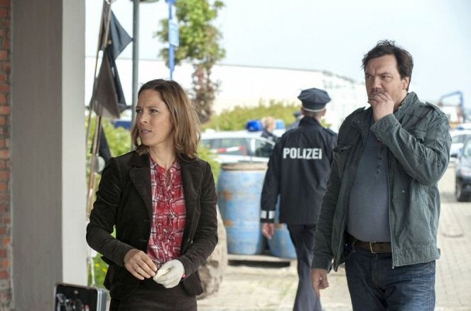 Polizeiruf 110 - Season 42 - Fischerkrieg - Filmfotók - Anneke Kim Sarnau, Charly Hübner